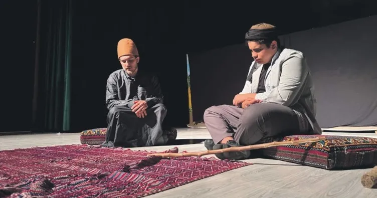 Liselilerin tiyatrosu beğeni topladı