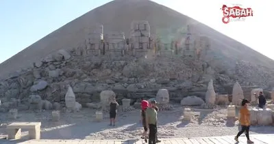 Nemrut Dağı’nda hafta sonu turist yoğunluğu yaşandı | Video