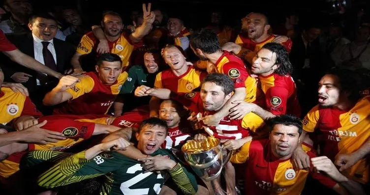 Sampiyon Galatasaray Kupayi Kadikoy De Aldi Galeri Spor