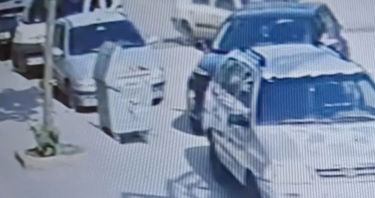 Çorum’da otomobil ile motosiklet çarpıştı... Kaza anı kamerada