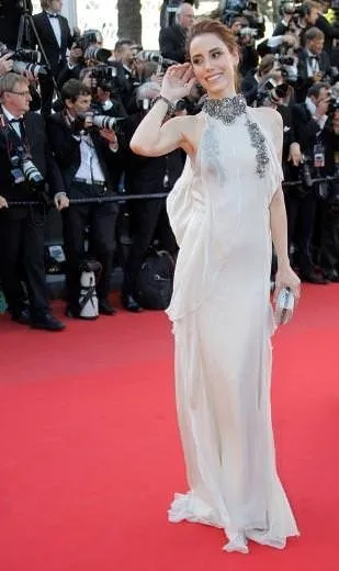 Cansu Dere ile Saadet Işıl Aksoy Cannes Film Festivali’ne katıldı