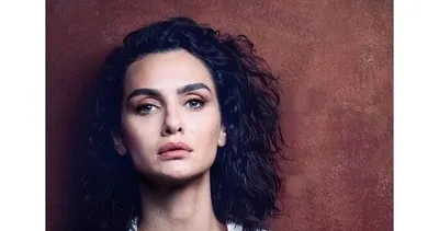 Birce Akalay sosyal medyada gündem oldu! Yeni mesleğini duyanlar şoke oluyor!