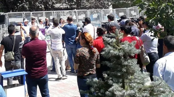 HDP’ye Van’da büyük şok: Halk katılım göstermedi !