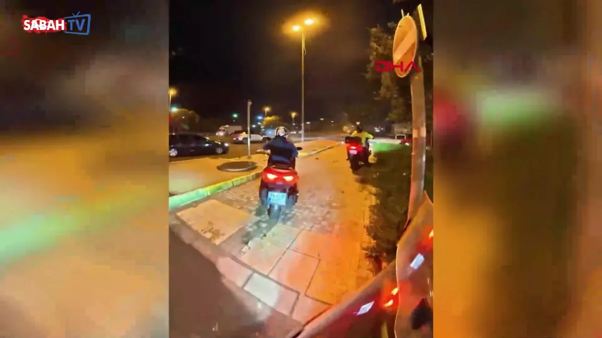 Çarpışma sonrası otomobil alev aldı! 3 kişinin yaralandığı kaza kamerada videosunu izle Çarpışma sonrası otomobil alev aldı! 3 kişinin yaralandığı kaza kamerada videosunu izle