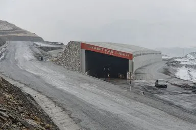 Van'daki kar tünelinin sonuna gelindi!