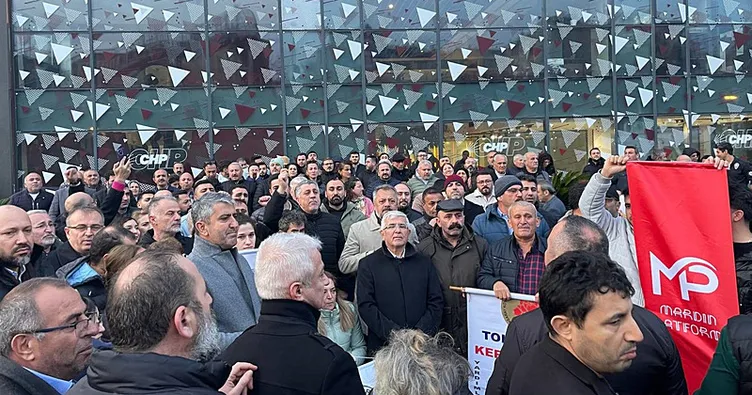 CHP İstanbul İl Başkanlığı önünde istifa sesleri! Adaylar açıklandı kriz büyüdü