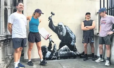 Banksy’nin yeni resmine karartma