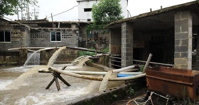 Çin’de maden ocağında su baskını