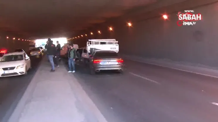 Kayseri'de 4 araç birbirine girdi: 4 yaralı | Video