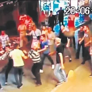 Tartaklandığı kavgada ceza aldı