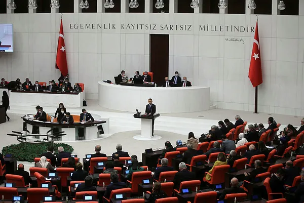 son-dakika-tbmm-genel-kurulundan-gecti-2022-yili-butce-kanun-teklifi-kabul-edildi-1639774038384.jpg