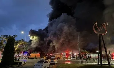 İzmir’de kauçuk fabrikasında yangın! Ekipler müdahale ediyor