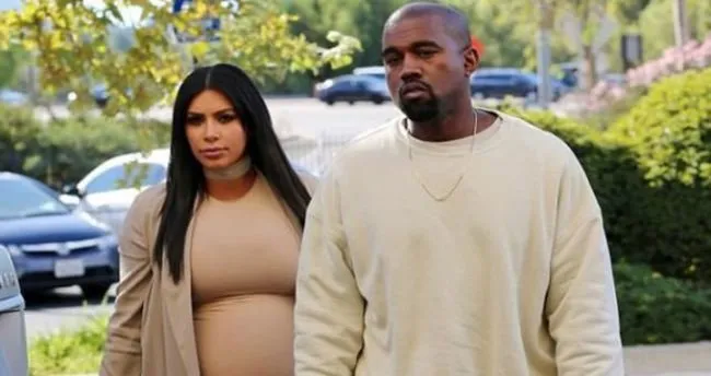 Kardashian elbisesine zor sığdı