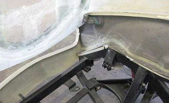 Rus gencin otomobili görenleri kendine hayran bıraktı