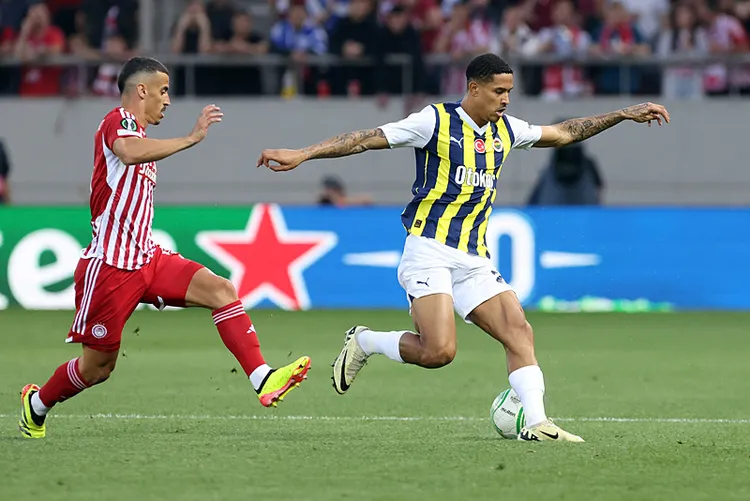 son-dakika-haberi-fenerbahce-olympiakos-deplasmaninda-uefa-konferans-ligi-ceyrek-finalinde-ikinci-gol-geldi-1712856809569.jpeg