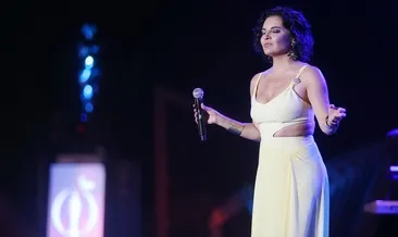 Şarkıcı Göksel, Antalya’yı coşturdu