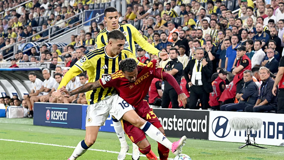 Fenerbahçe'de Mert Müldür'e menisküs ameliyatı