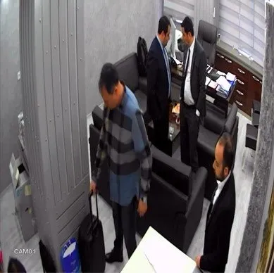 CHP’deki para skandalında yeni görüntüler: Çanta yetmedi valizlerle getirdiler!