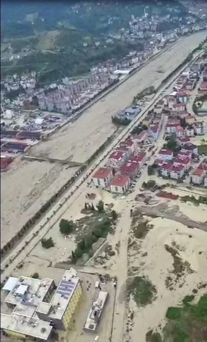 Son dakika: Bartın Sinop Kastamonu ve Samsun’da sel felaketi! Hastane tahliye edildi, yollar çöktü, köprüler yıkıldı...