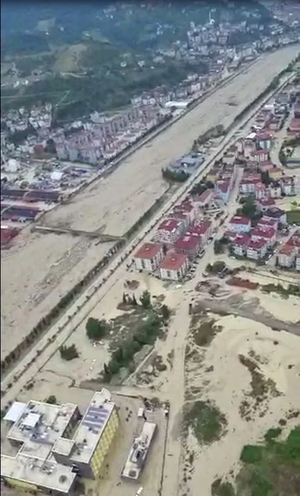Son dakika: Bartın Sinop Kastamonu ve Samsun'da sel felaketi! Hastane tahliye edildi, yollar çöktü, köprüler yıkıldı...