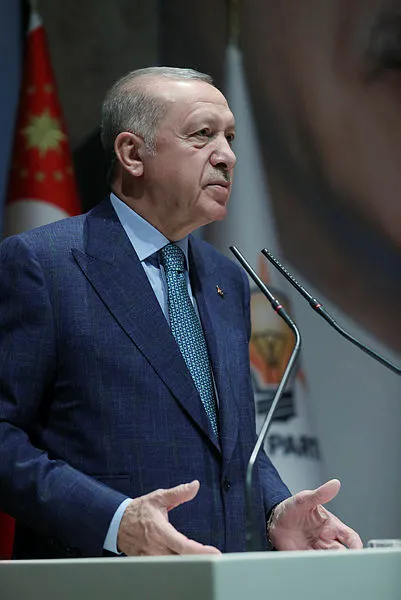 son-dakika-baskan-erdogandan-kilicdarogluna-siginmaci-tepkisi-bunlarin-gozu-var-gormez-kulagi-var-duymaz-1652271028261.jpg