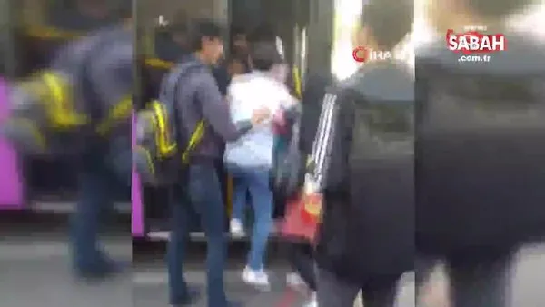 İstanbul Fatih'te kavgayı ayırmayanlara kızan otobüs şoförü böyle sinir krizi geçirdi!