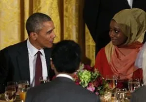 Obama'dan başörtüsü mücadelesi veren kıza övgü