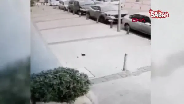 Bebek arabasıyla giderken yerdeki para dolu cüzdanı alıp, kaçtı | Video