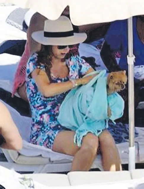 Wesley Sneijder ile Yolanthe Cabau'nun İbiza saadeti