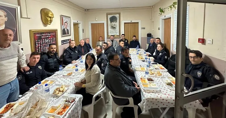 Muhtarlardan polislere iftar yemeği