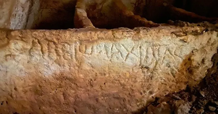 Perre Antik Kent’te birbirinden ilginç mezar kabartmaları ortaya çıktı