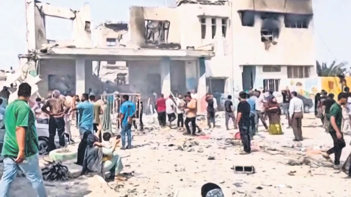 İsrail, kız okulunu vurdu: 85 öğrenci öldü İsrail, kız okulunu vurdu: 85 öğrenci öldü