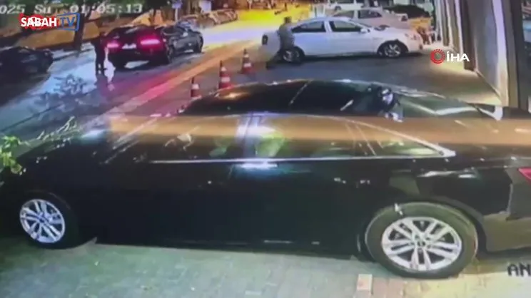 Binanın duvarına tuvaletini yapan şahsı uyaran güvenlik görevlisi saldırıya uğradı | Video