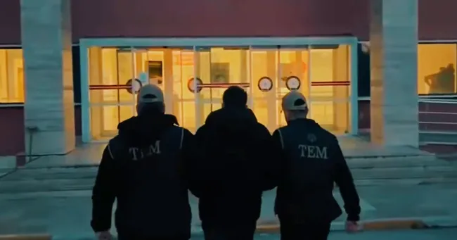 46-ilde-fetoye-es-zamanli-operasyon-82-tutuklama-1769577586364.jpg 46 ilde FETÖ'ye eş zamanlı operasyon: 82 tutuklama