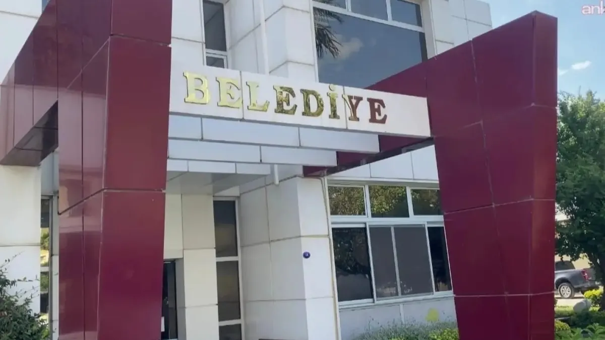 CHP'li Seferihisar Belediyesi binası