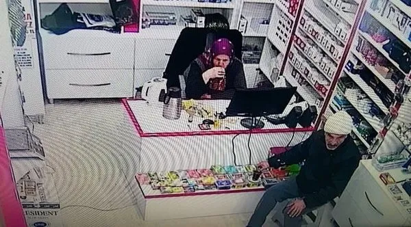 Zonguldak'ta akılalmaz soygun! Oturup çay içti!