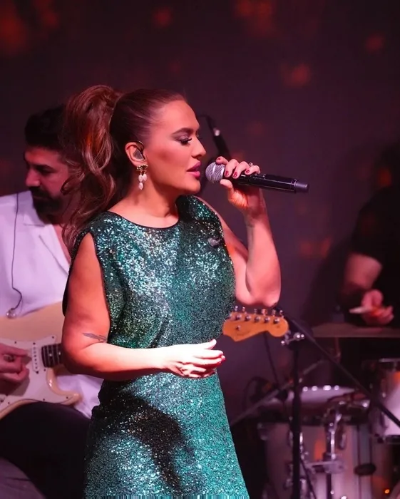 Kilo vermek isterken ölümden dönmüştü! Demet Akalın’ın son görüntüsü şoke etti: Bu kim?