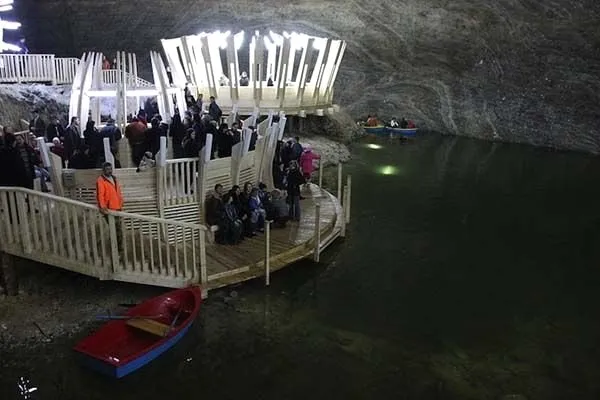 Yerin 200 metre altında park