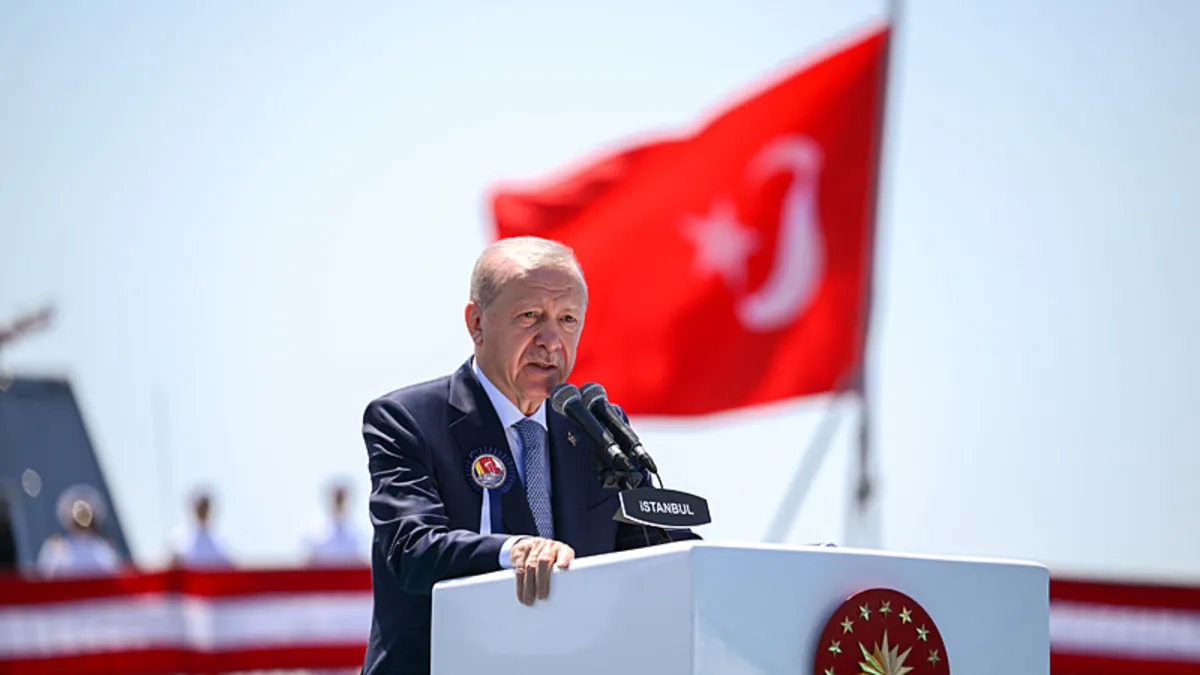 Başkan Erdoğan, İstanbul Tersanesi Komutanlığı'nda konuşma yapıyor.