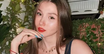 Güzel oyuncu İlayda Akdoğan yeşil bikinisi ile İranlı sevgilisine verdiği pozlarla sosyal medyayı salladı!