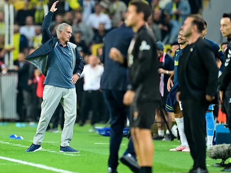 Fenerbahçe Galatasaray derbisi dünya basınında! Mourinho alay konusu oldu! Osimhen...
