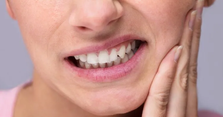 Diş Ağrısı Neden Gece Artar? Gece Diş Ağrısı Tutarsa Ne Yapılmalı?