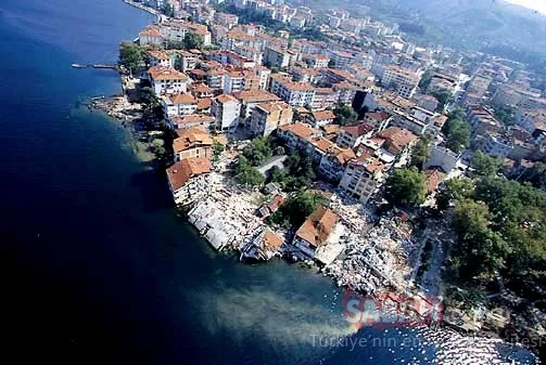 17 Ağustos 1999.. Türkiye'yi yıkan depremin acı görüntüleri