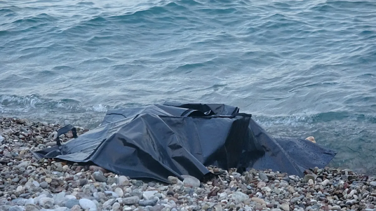 Antalya’da denize giren adamın cansız bedeni saatler sonra bulundu! Antalya’da denize giren adamın cansız bedeni saatler sonra bulundu!