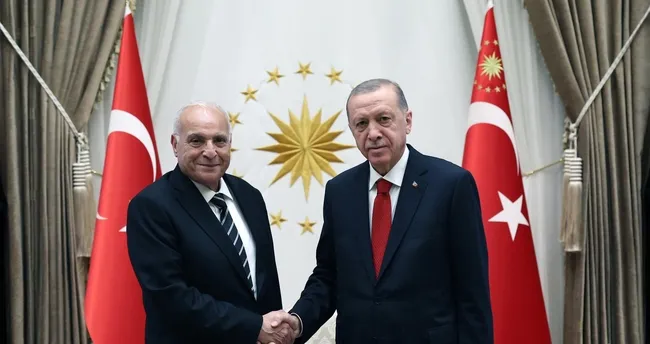 Başkan Erdoğan, Cezayir Dışişleri Bakanı Ahmed Attaf ile görüştü Başkan Erdoğan, Cezayir Dışişleri Bakanı Ahmed Attaf ile görüştü
