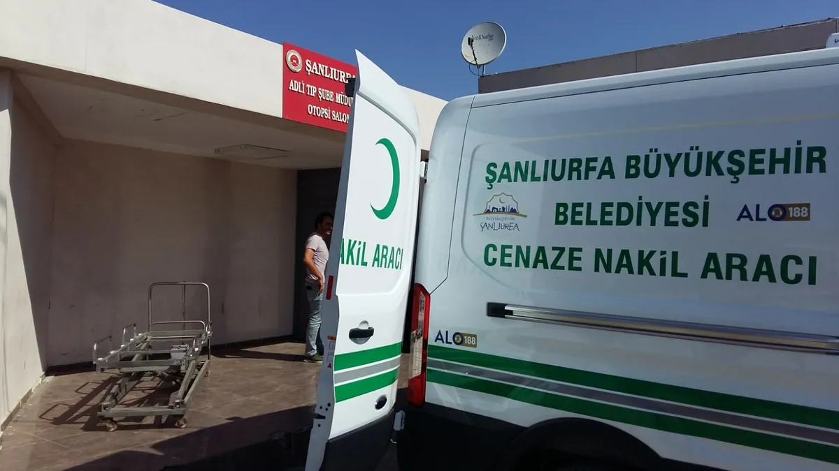 Şanlıurfa Viranşehir'de meydana gelen trafik kazası sonrası olay yeri incelemesi