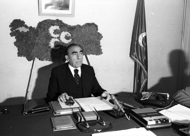 Alparslan TürkeÅ'in doÄumunun 100.yılı...