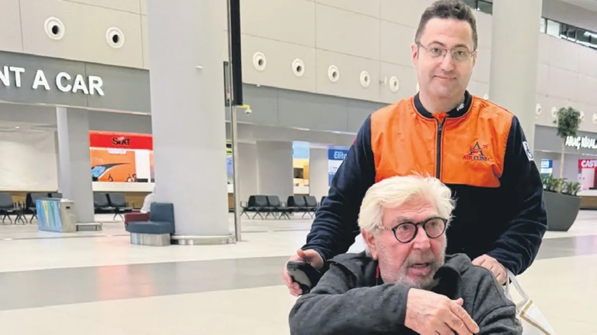 Usta oyuncu Erdal Özyağcılar tekerlekli sandalye ile havalimanında! Çekmeyin beni! diyerek bağırdı