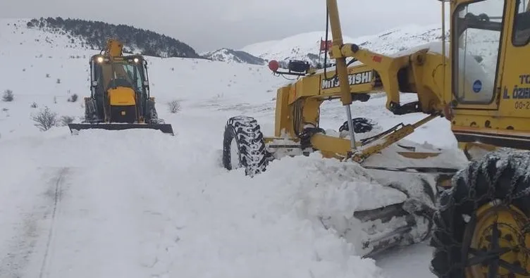 Kar Tokat’ta 60 köy yolunu kapattı