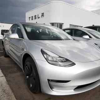 Tesla'ya para yatıran zengin oldu